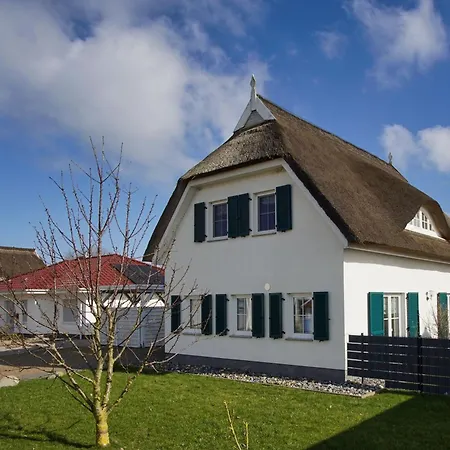 Holiday home Haus In Idyllischer Lage Mit Terrasse Und Eingezaeunten Garten - Linea Vaschvitz